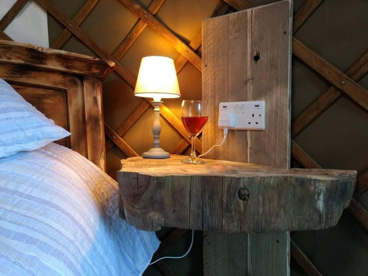 Bembridge Harbour Yurt - Log Burner - Wifi 빌라 외부 사진